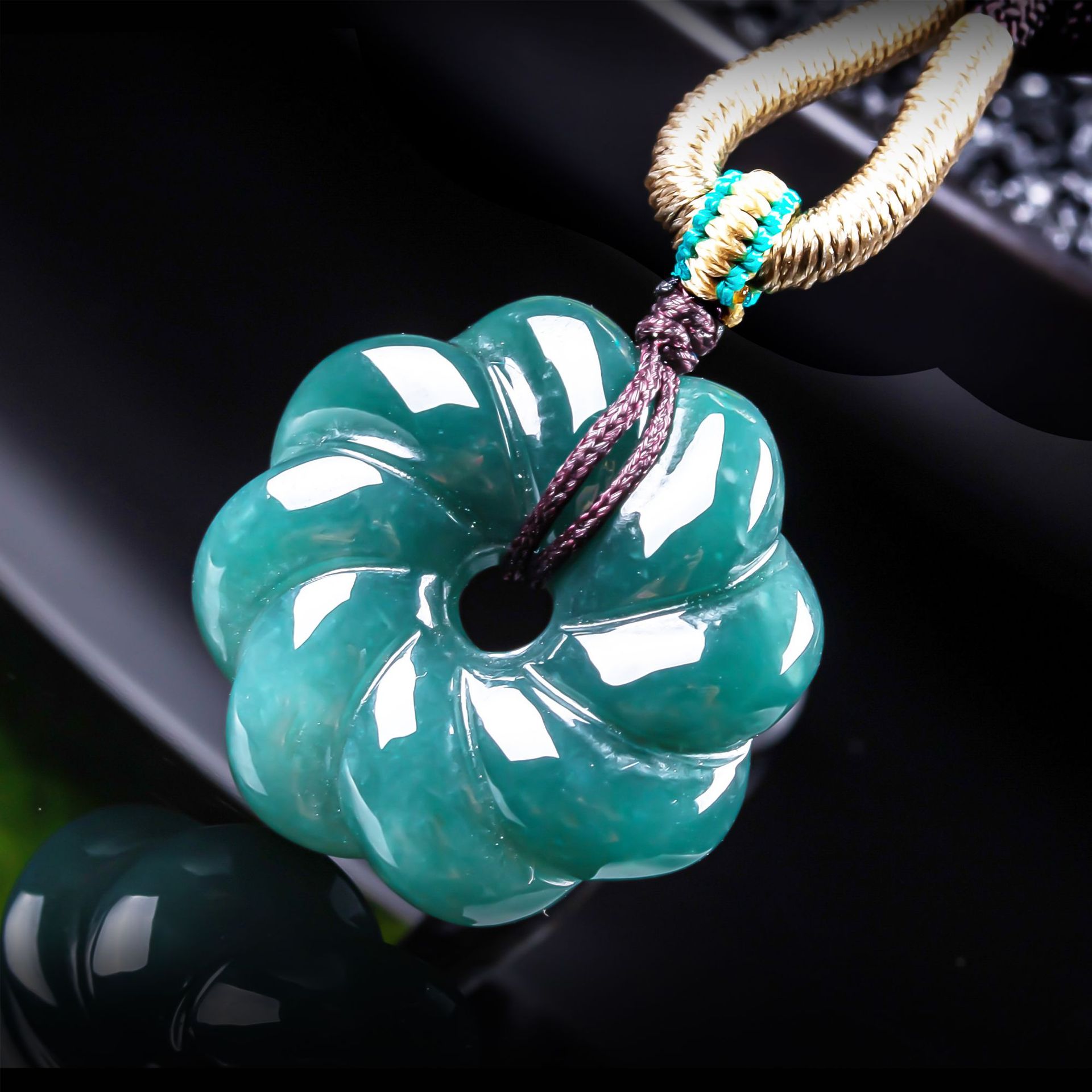 Natural Burmese Jadeite Flower - Jewelry & Watches Vitopoulos recension och pris