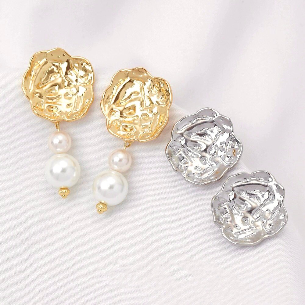 2pcs 18K Gold-Plated Pleated F - Pearl Stud Earrings recension och pris