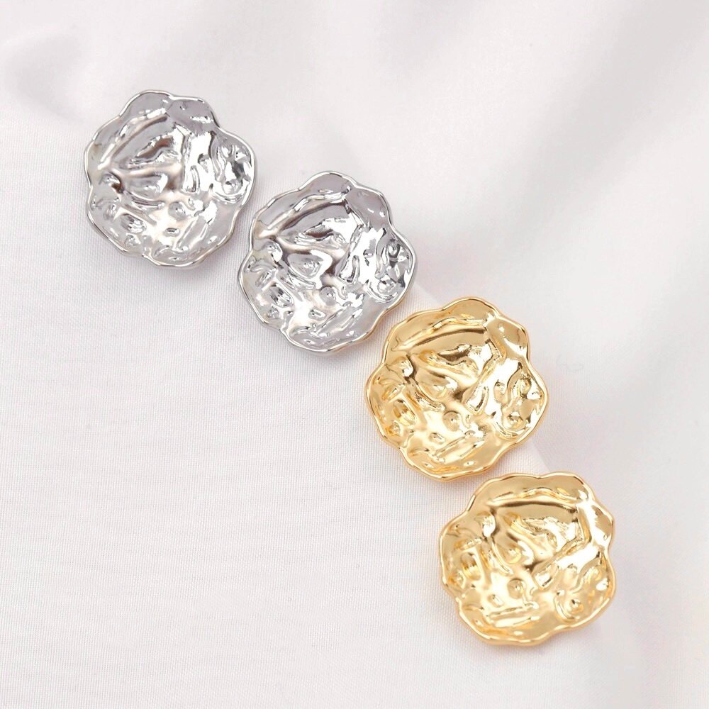 2pcs 18K Gold-Plated Pleated F - Pearl Stud Earrings recension och pris