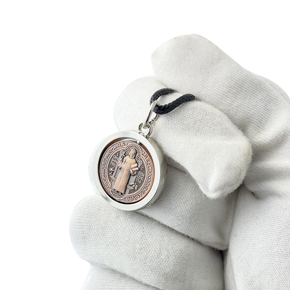 New St Benedict Medal Necklace - Jewelry & Watches Vitopoulos recension och pris