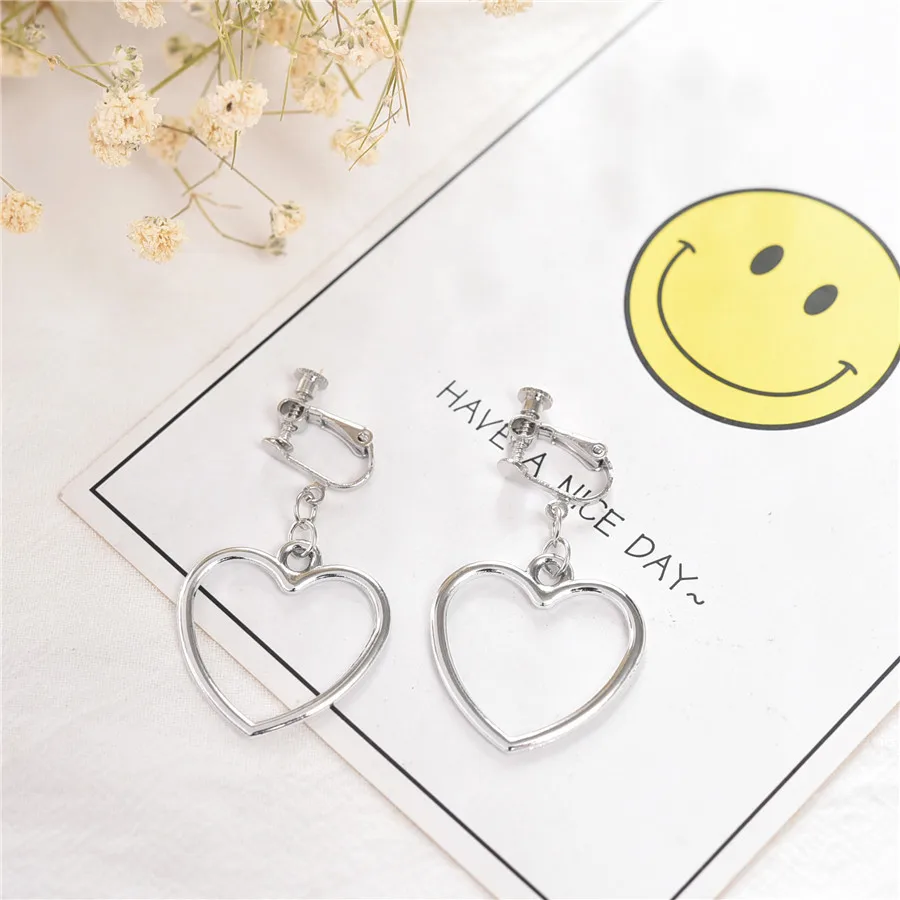 Korean Asymmetrical Simple Ear - Moon Star Earrings recension och pris